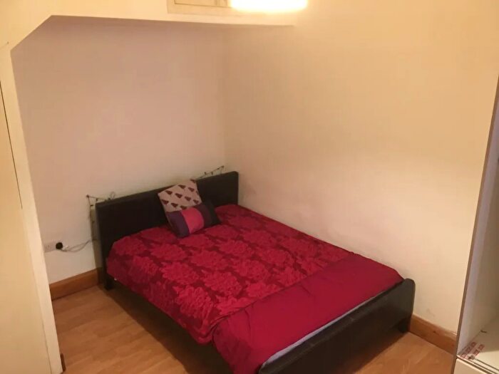 Studio To Rent In Linthorpe Road, London, N16