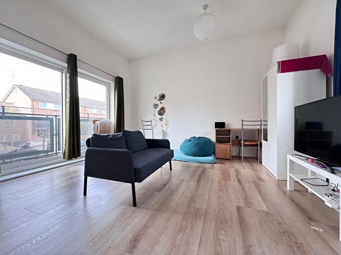 1 Bedroom Flat To Rent In Miles Drive, Thamesmead, SE28