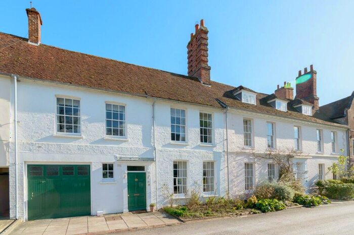 4 Bedroom House To Rent In The Close, Salisbury, SP1