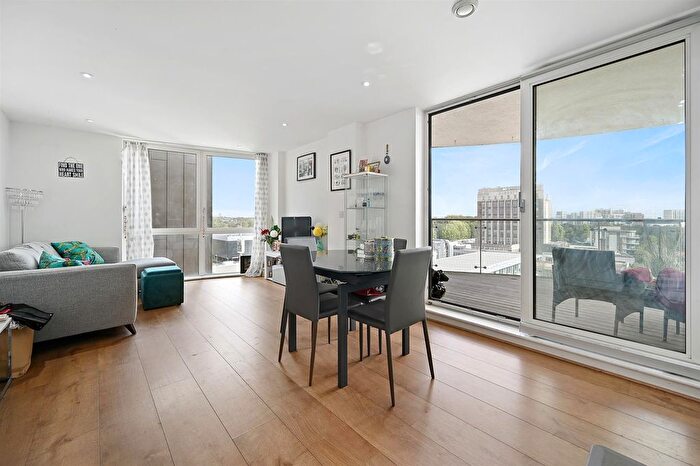 2 Bedroom Flat For Sale In Ealing Road, Brentford, TW8