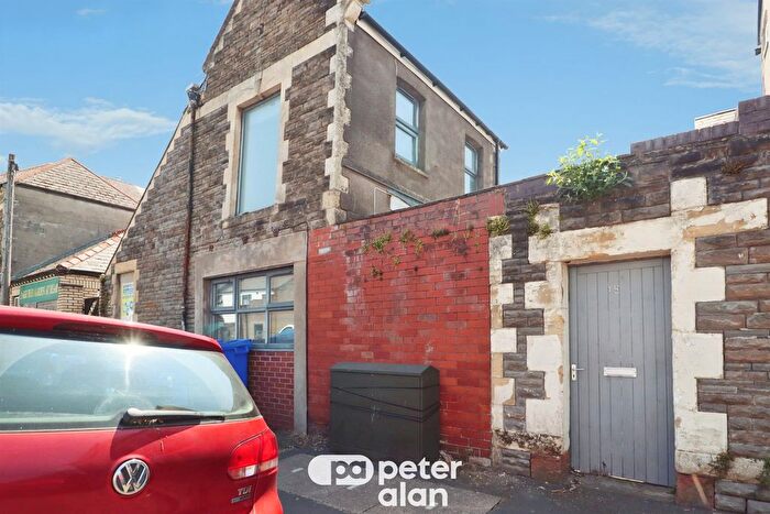 1 Bedroom End Of Terrace House For Sale In Dalcross Street, Cardiff, CF24