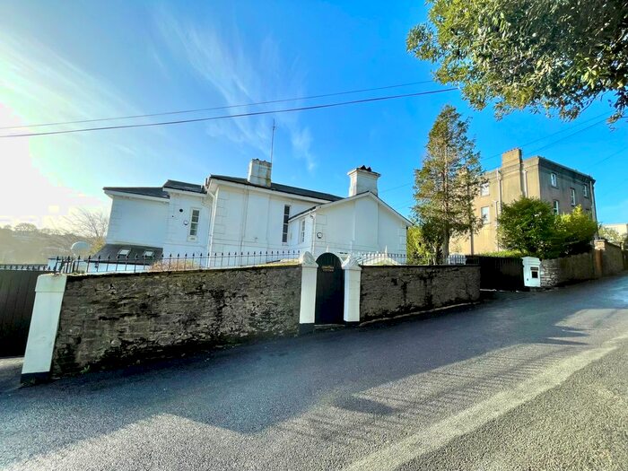 2 Bedroom Cottage To Rent In Middle Warberry Road, Torquay, TQ1