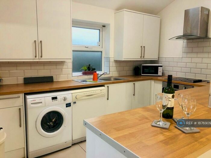6 Bedroom Terraced House To Rent In Pomona Street, Sheffield, S11