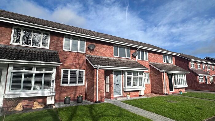 2 Bedroom Maisonette For Sale In Lyneham Gardens, Minworth, Sutton Coldfield, West Midlands, B76