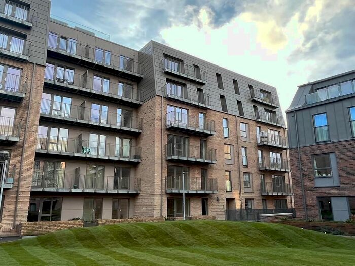 2 Bedroom Flat To Rent In Hughes Close, Canonmills, Edinburgh, EH7