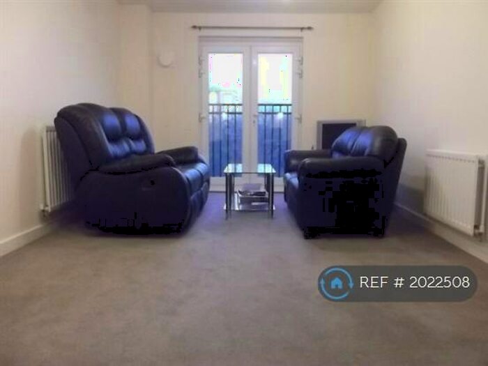 2 Bedroom Flat To Rent In Woodfield Road, Crawley, RH10