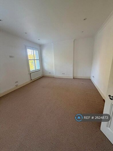2 Bedroom Flat To Rent In Crystal Palace, London, SE19