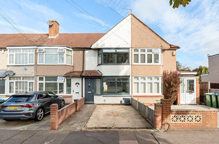 2 Bedroom Terraced House For Sale In Sherwood Park Avenue, Sidcup, DA15