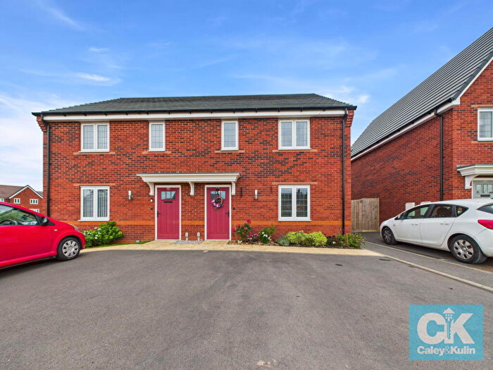 3 Bedroom Semi Detached House For Sale In Willow Drive, Penkridge, Staffordshire, ST19