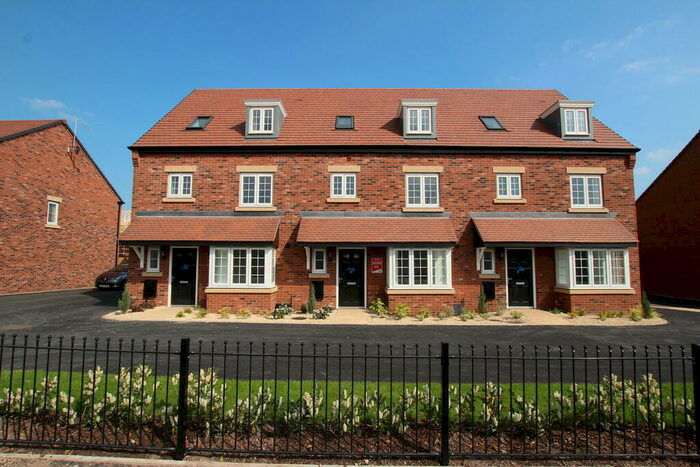 4 Bedroom End Of Terrace House To Rent In Rose Way, Edwalton Fields, NG12