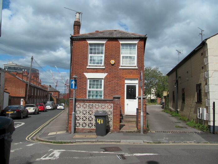 4 Bedroom Detached House To Rent In St. Johns Road, Reading, RG1