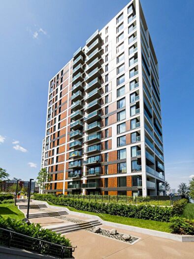 2 Bedroom Flat For Sale In Deveraux House, Duke Of Wellington Avenue, London, SE18