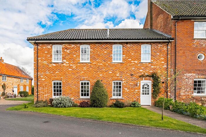 4 Bedroom Semi Detached House For Sale In St. Georges, Wicklewood, NR18