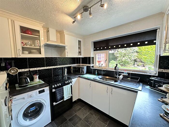 2 Bedroom Semi-Detached Bungalow For Sale In Pindar Road, Eastfield, Scarborough, YO11