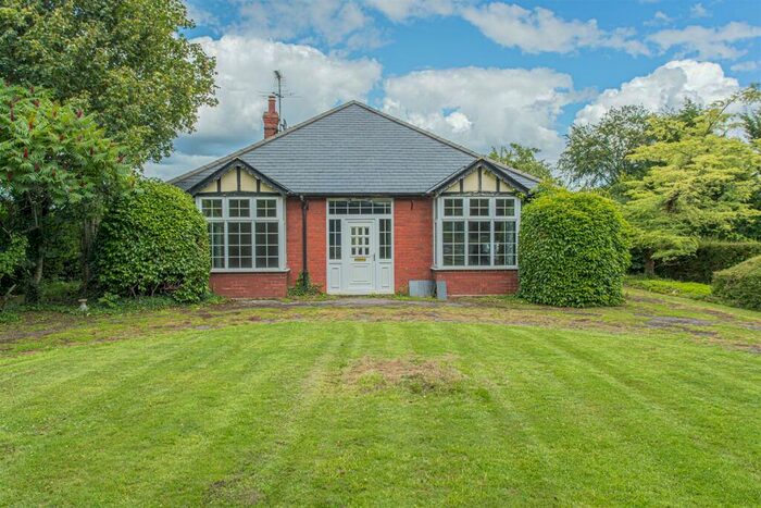 4 Bedroom Detached House For Sale In Pewsham, Chippenham, SN15