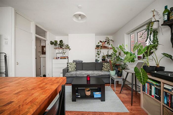 1 Bedroom Flat For Sale In Thoresby Street, Shoreditch, N1 - Photo 3