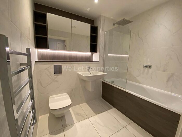 2 Bedroom Apartment To Rent In South Tower, Deansgate Square, M15
