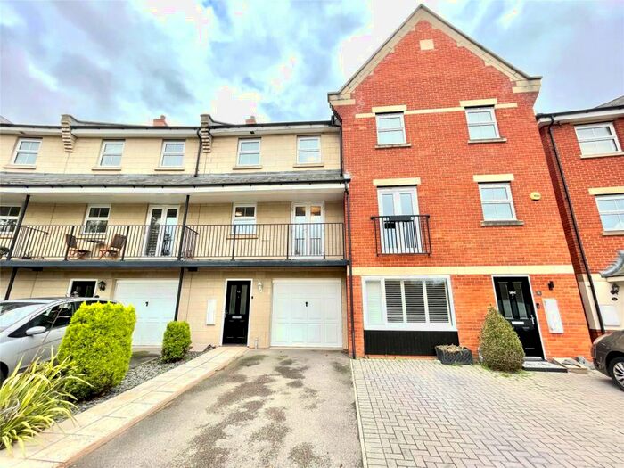 4 Bedroom Town House To Rent In Aphelion Way, Shinfield, Berkshire, RG2