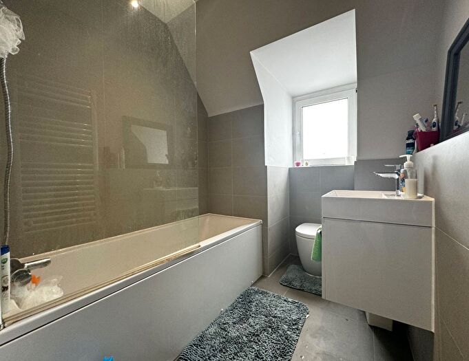 2 Bedroom Flat To Rent In Calverley Road, Tunbridge Wells, TN1
