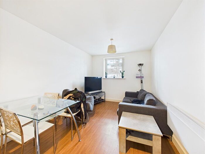 2 Bedroom Flat To Rent In Sherborne Street, Birmingham, B16