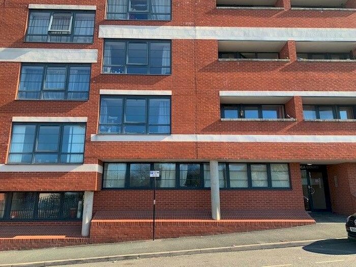 2 Bedroom Flat To Rent In Avoca Court, Cheapside, B12