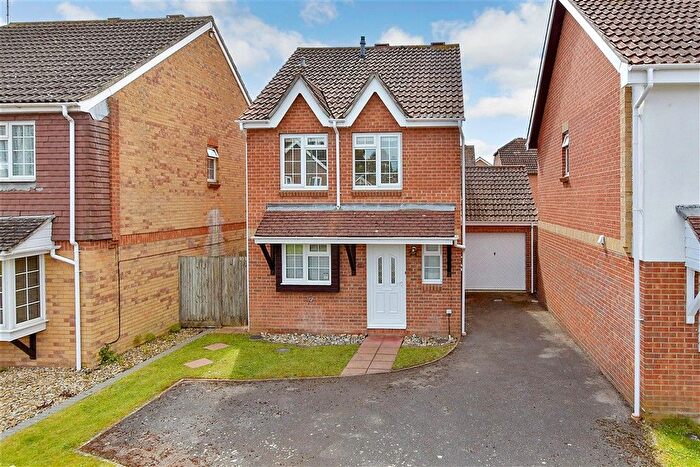 3 Bedroom Link Detached House For Sale In Capstan Drive, Littlehampton, West Sussex, BN17