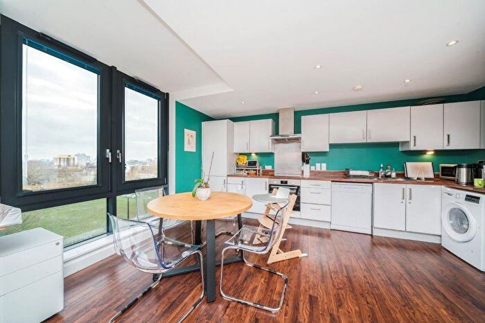 2 Bedroom Flat For Sale In Wharton House, Palmers Road, London, E2