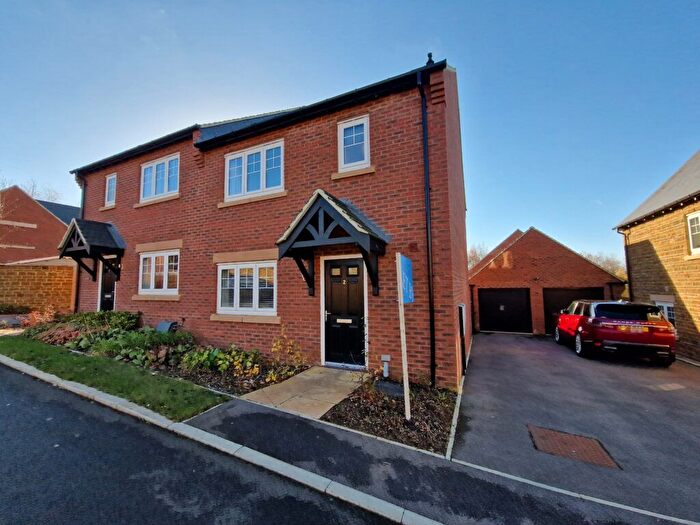 3 Bedroom Semi-Detached House To Rent In Yeoman Close, Bodicote, Banbury, OX15