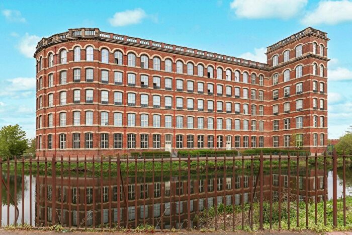 3 Bedroom Flat For Sale In Thread Street, Paisley, Renfrewshire, PA1