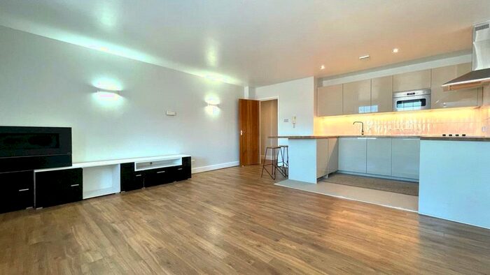 2 Bedroom Apartment To Rent In City Gate, - Southampton Street, Reading, Berkshire, RG1