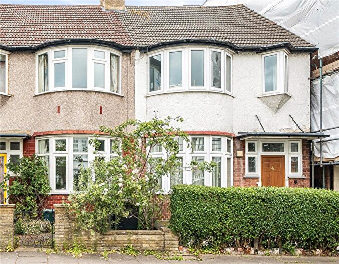 3 Bedroom Semi-Detached House For Sale In Fortis Green Avenue, London, N2
