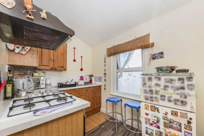 1 Bedroom Flat To Rent In Harewood Road, Colliers Wood, London SW19