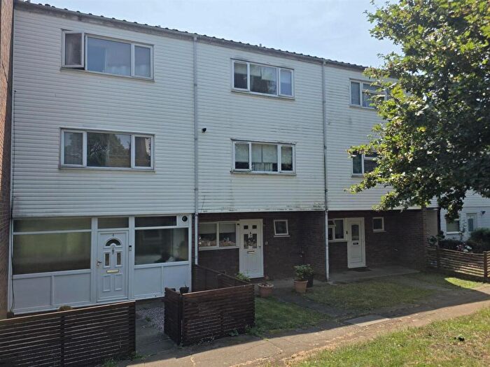4 Bedroom House To Rent In Badburgham Court, Waltham Abbey, EN9