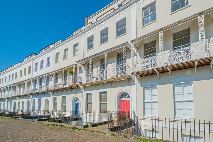 2 Bedroom Flat To Rent In Royal York Crescent, Clifton, Bristol, BS8