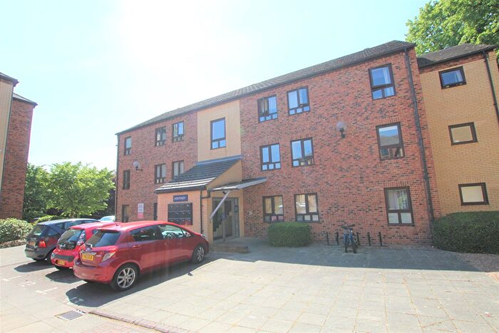 2 Bedroom Flat To Rent In Hockney, Woodlands Village, WF1