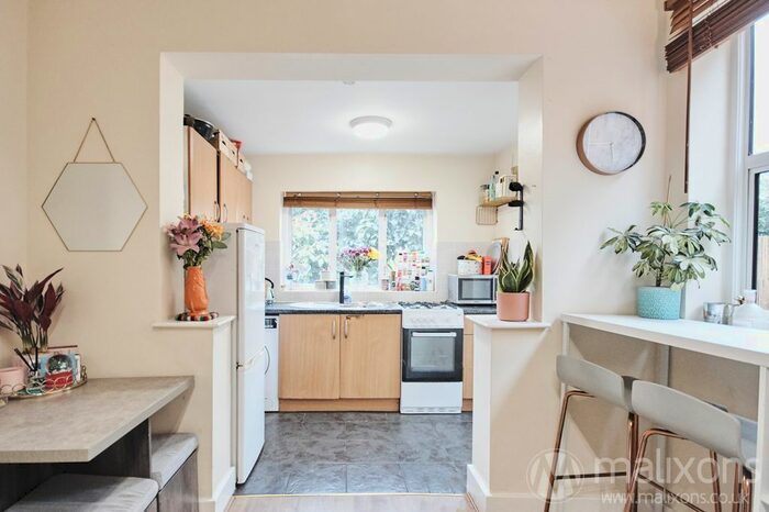 2 Bedroom Flat To Rent In Gassiot Road, London, SW17