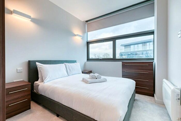 2 Bedroom Serviced Apartments To Rent In Wokingham Road, Bracknell, Berkshire, RG42