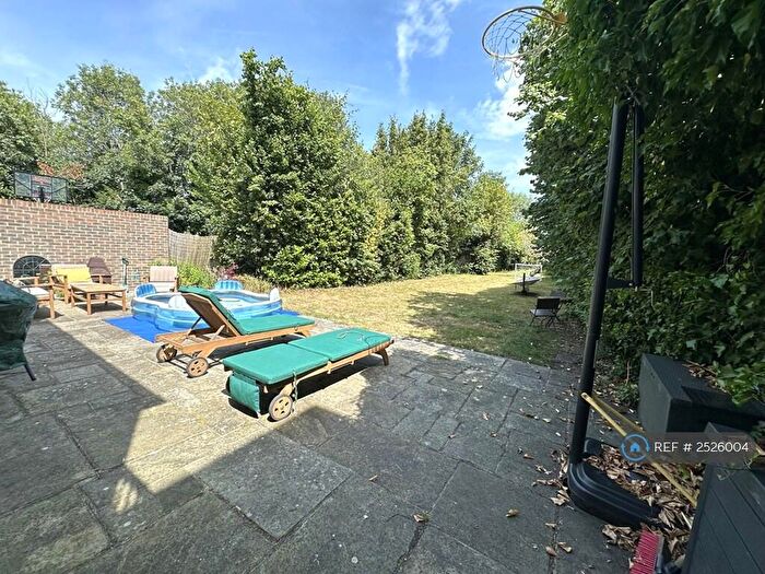 5 Bedroom Semi-Detached House To Rent In Bromley Common, Bromley, BR2