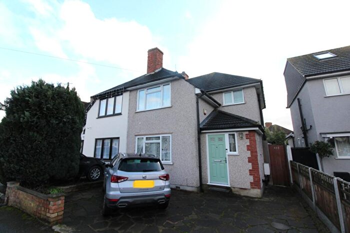 3 Bedroom Semi Detached House To Rent In Mawney Road, RM7