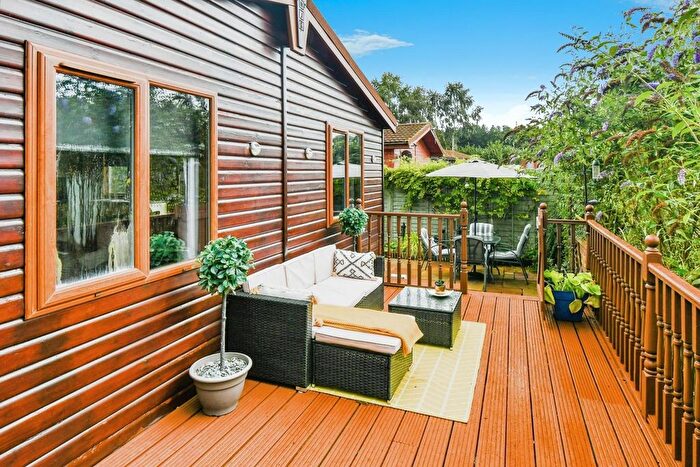 2 Bedroom Property For Sale In Hull Road, Wilberfoss, York, YO41