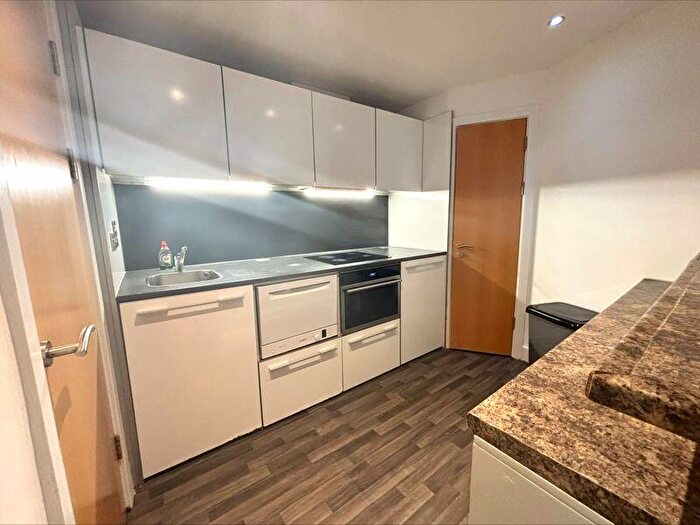 2 Bedroom Flat To Rent In Marsh House, Bristol, BS1