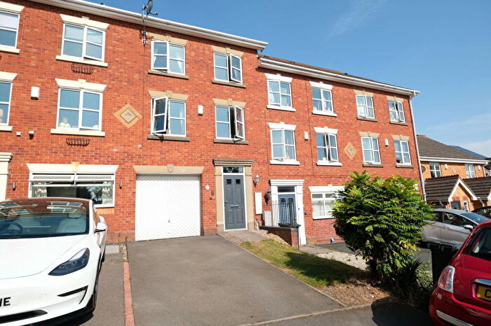 3 Bedroom Town House For Sale In Malthouse Drive, Dudley, DY1