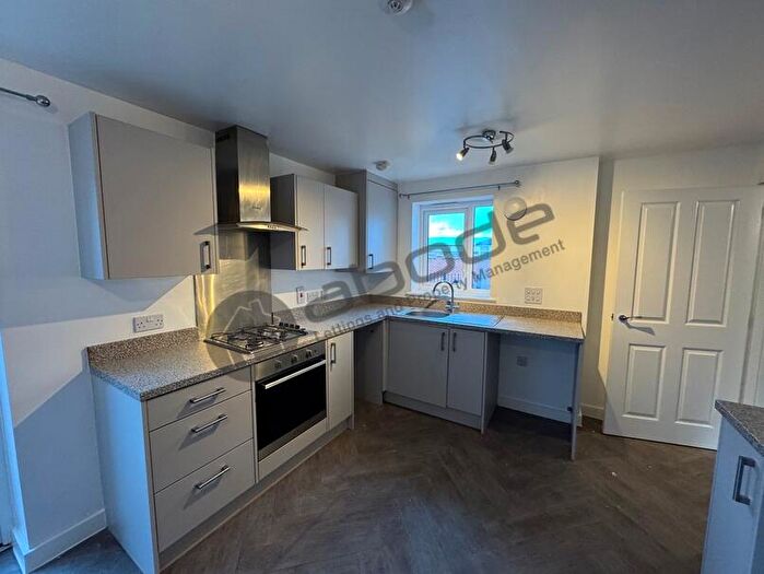 3 Bedroom Semi Detached House To Rent In Edlington Lane, DN12