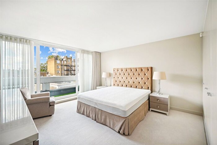 3 Bedroom Flat To Rent In Old Church Street, London, SW3