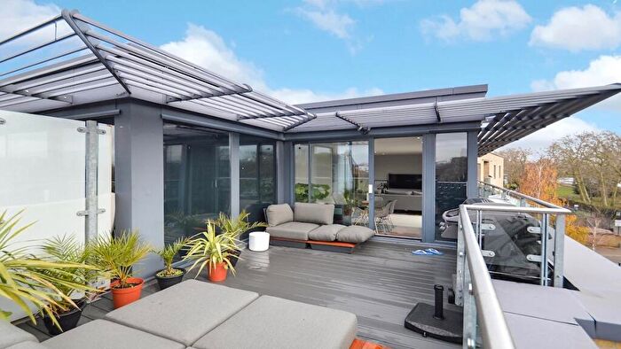 2 Bedroom Apartment To Rent In Douglas Path, London, E14