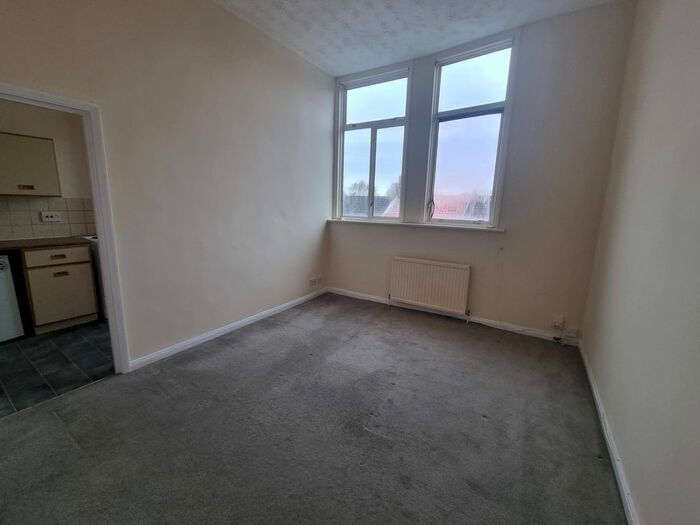 1 Bedroom Flat To Rent In Grenfell Road, Tooting, South West London, CR4