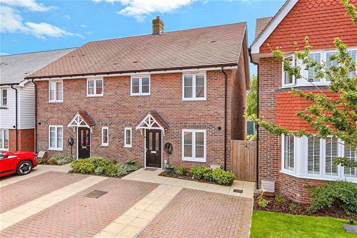 3 Bedroom Semi-Detached House For Sale In Danforth Way, Ringmer, Lewes, East Sussex, BN8