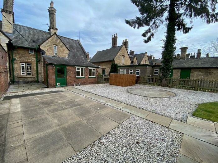 2 Bedroom House To Rent In Lincoln Road, Blankney, Lincoln, LN4