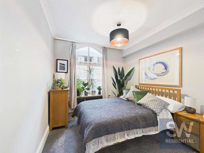 1 Bedroom Apartment For Sale In York Place, Leeds, LS1