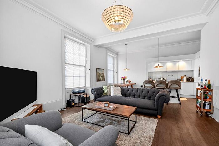 2 Bedroom Flat For Sale In St. Leonards Place, York, YO1